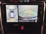 パノラミックビューモニターを装備。ガイドラインが表示されるバックカメラが付いているので、車庫入れが苦手な方でも安心です