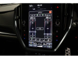 【左右独立エアコン】☆運転席と助手席で違う温度設定が可能。寒がりと暑がりが同時に乗っても快適に設定できます。