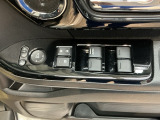 【パワーウィンドウスイッチ】ワンタッチで、パワーウインドウやドアミラーを操作できます。