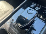 クイックシフト パーキングにするのはPボタンを押します プッシュスタート・オートホールド・ドライブモードセレクト・EVチャージ等スイッチ