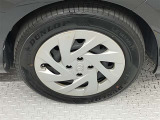 ホイールの状態やタイヤ溝の残り具合は、安全性や維持費にも関わる重要なポイントです。写真にて現状をご確認いただけますが、気になる点や詳細については、お気軽にお問い合わせください。