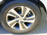 車体にぴったりの純正ホイールです。