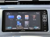 フルセグやCD/DVD、ラジオやBluetooth接続などご利用いただけます。