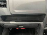 薄型のティッシュBOXなどが収納出来ます。小物入れとしても使えるので便利です。