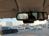 ルームミラーにバックカメラ付いてます