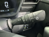 【オートライト】車外の明るさに応じて自動的にライトの点灯・消灯をしてくれます