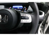 Hondaセンシングの機能のひとつ、アダプティブクルーズコントロール付!アクセルから足を離しても設定したスピードと前車との車間を保ち走行してくれます!車線維持もアシスト☆高速道路で疲労軽減ですね☆