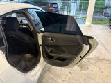 また、BMW正規認定中古車は、エマージェンシーサービスが自動付帯。24時間365日、皆様のカーライフをサポート致します。確かな安心のうえで、「駆けぬける歓び」をご堪能ください。