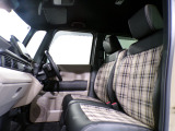 運転席と助手席がつながった構造なので、狭い駐車場でも助手席側からスムーズに降りれます♪