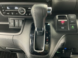 オートマチックシフトレバーは、手になじみ操作しやすい形状で安全運転にもつながります♪