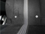◆ISOFIX◆シートベルトいらずでチャイルドシートと固定金具を連結するだけでガッチリ固定できます。