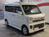 弊社は各メーカーの福祉車両販売に伴い整備も行っております。福祉装置の整備ノウハウもございますのでご購入後のアフター、整備もお任せ下さい☆
