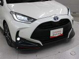 交差点右折時の対向直進車・右左折後の横断歩行者も検知対象とした「Toyota Safety Sense」を搭載しています。