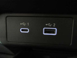 USB充電専用電源ソケットも付いています。モバイル機器などの充電専用