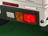 視認性に優れたリヤコンビネーションランプ(LEDテール&ストップランプ)で省電力・長寿命化を実現。