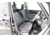 ■車内クリーニング■専門スタッフが見えないところまで徹底洗浄!車内のニオイもリフレッシュ!目に見えないところまで美しくがモットーです。だから、当店の中古車は内装にも自信があります!