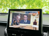 テレビ番組を画面で楽しめる装備です。目的地に着いて停車している時間も、車内で映像を視聴でき、待ち時間を過ごす際などに活用いただけます。