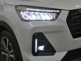 LEDヘッドライトです。デザイン性がよくとても明るいので、夜間の走行や悪天候でも安心です。しかも長寿命!