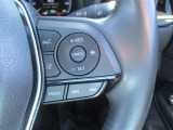 レーダークルーズコントロール(全車速追従機能付)付きです。車速に応じて追従支援してくれるので、ロングドライブも快適です。詳細は販売店スタッフまでおたずねください。