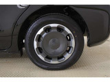 純正15インチスチールホイルでフルキャップです。タイヤサイズは185/65R15になります♪
