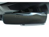 「自動防眩ミラー」も装備、後続車のヘッドライトが眩しいときには自動で鏡像を暗くしてくれます
