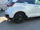 写真では分かり難いキズや凹みがある場合もございます。現車の確認をオススメしておりますので、是非一度ご来店下さい。スタッフ一同お待ちしております。