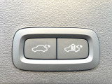 【パワーバックドア】スマートキーや運転席のボタンを押すだけでリアゲートが自動で開閉します!荷物を持っている時や、高い位置にあるバックドアを閉める際に便利な機能です。