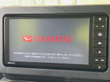 【純正ナビ】人気の純正ナビを装備しております。ナビの使いやすさはもちろん、オーディオ機能も充実!キャンプや旅行はもちろん、通勤や買い物など普段のドライブも楽しくなるはず♪