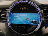 純正HDDナビはワイド画面で視認性も良く、2画面切り替えetc機能も充実しております。