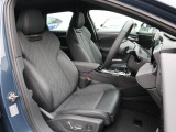 Audi車はどの車種も全てレザーハンドルです。そこにはAudiのこだわりがあり質感の高いレザーでしっかりと手に馴染み、高級感を演出します。