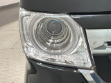 LEDヘッドライトは、点灯の瞬間から最大光量を発揮し、突然暗くなるトンネルなどでの安定感を高めます。