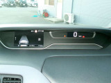 メーターに、様々な車両情報を表示してくれる、ディスプレイがついています。