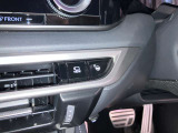 アドバンストパークのオプション付きです!スイッチ操作で自動駐車が可能です。