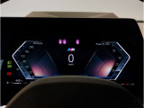 『運転』に対するBMWのこだわりはメーターパネルにも表れております。視野性の良いメーターパネルは疲労感の軽減と、運転の楽しさをもたらしてくれます。