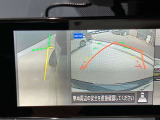 前後左右4つのカメラで、上から見たような映像をお届け、駐車時も安心、アラウンドビューモニター付(肉眼では確認し辛い左前の映像に切り替えることも可能です)。