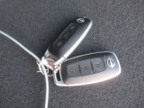 インテリジェントキー装備。ポケットやカバンに入れておくだけ。車両の始動操作を楽にする便利アイテム☆