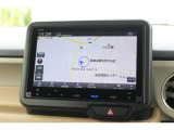 純正のコネクトナビでフルセグ、Bluetoothオーディオ、applecar playを楽しめる。