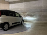 LEDヘッドランプです。十分な明るさを保ちつつも消費電力が少なく、バルブ寿命も長いのが特徴です。瞬時にMAXの光量を発揮するのもLEDならではです。