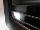 フロントLEDフォグランプです鮮やかな日光色で明るく足元を照らします。