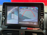 駐停車には便利なアラウンドビューモニター搭載。サイドモニターの切り替えも可能です。