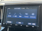 目的地設定やソース選択、電話などのメニューがまとまり、画面表示から必要な項目を選びやすい構成です。案内や音楽選びなど、日々の移動に役立つ装備として活用いただけます。