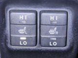 運転席と助手席にシートヒーターを装備しております。