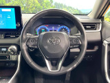 【純正革巻きステアリング】上質な革を使用することで、手にしっかり馴染みとても運転しやすいハンドルです♪