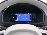 Google アシスタントを呼べば、友人や家族、会社の同僚への連絡や、車内環境の調整も思いのまま。ルート案内やエンターテイメント機能を利用する際も、ステアリングから手を離す必要はありません。