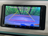 【バックカメラ】駐車時に後方がリアルタイム映像で確認できます。大型商業施設や立体駐車場での駐車時や、夜間のバック時に大活躍!運転スキルに関わらず、今や必須となった装備のひとつです!