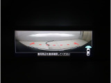 フロントビューカメラが捉えた映像は、車両前方だけでなく、運転席からは見えない左右のエリアもしっかり確認可能。視界を広げ、安全性を向上させます。
