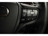 レーダークルーズコントロール(全車速追従機能付き)ミリ波レーダーと前方カメラで先行車を認識し、設定した車間距離を保ちながら追従走行を支援します。