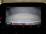 バックモニター装着車は後退時の強い味方です♪車庫入れや縦列駐車の際、後退操作の参考になるガイドラインをナビ画面に表示します。