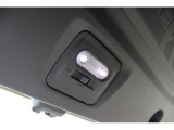「LEDリヤゲートランプ」」もXブレイクは装備しています、暗い中でラゲッジの荷物を探したりするのに便利です