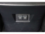 USB付☆ドライブ中もスマホの充電可能です。